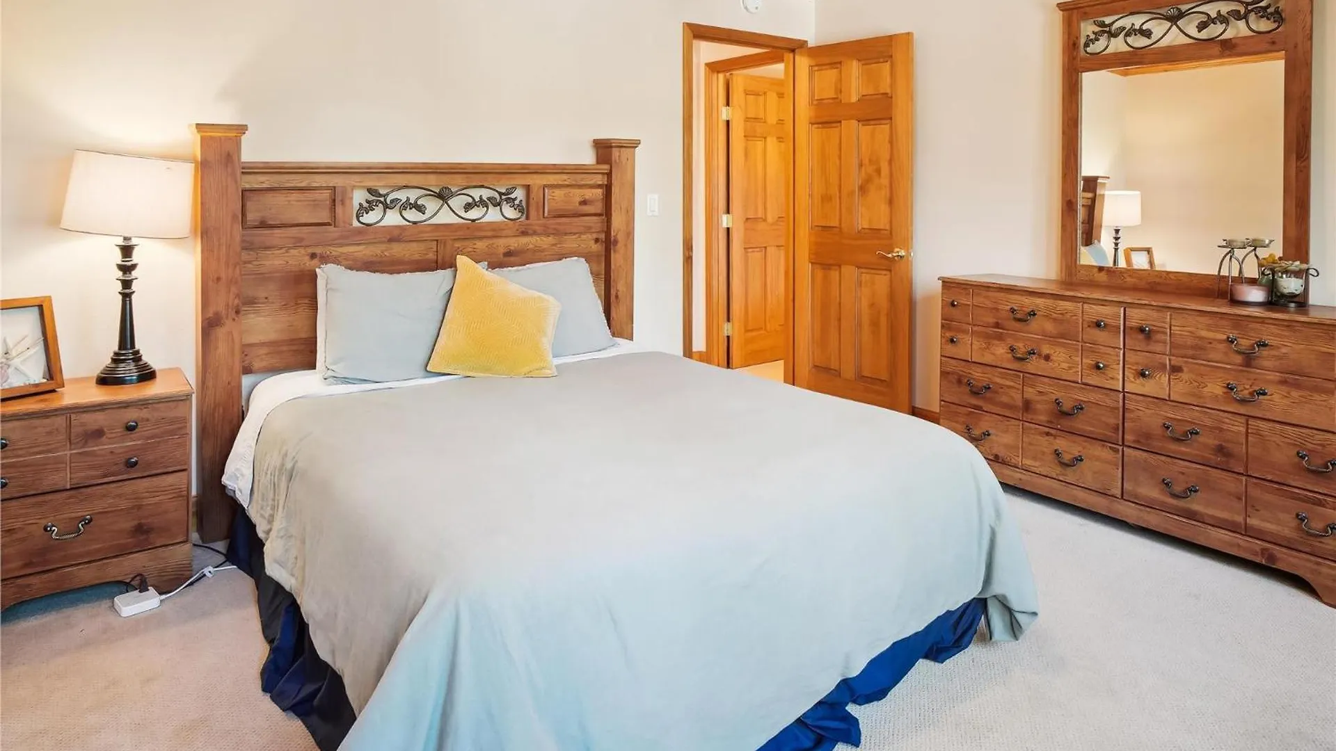 High Sierra Escape - Cozy, Spacious Mountain Home サウス・レイクタホ