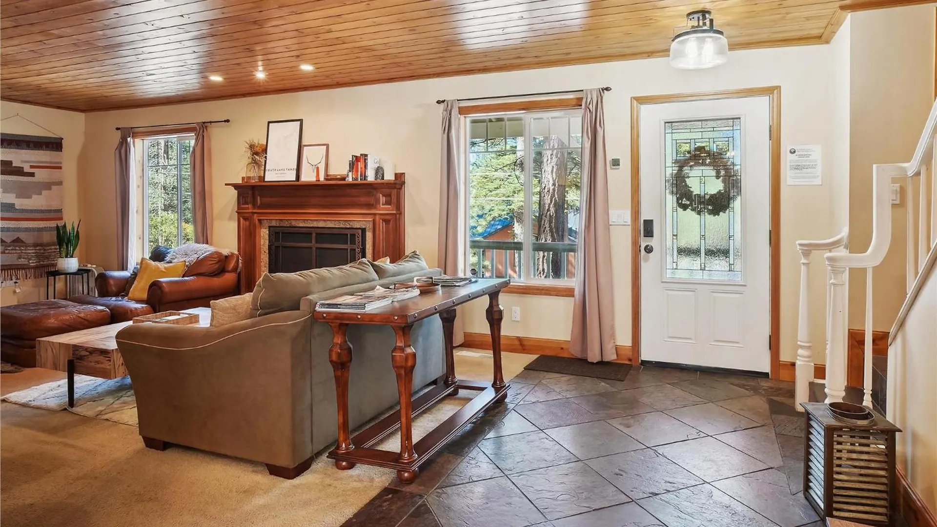 High Sierra Escape - Cozy, Spacious Mountain Home サウス・レイクタホ 0*,