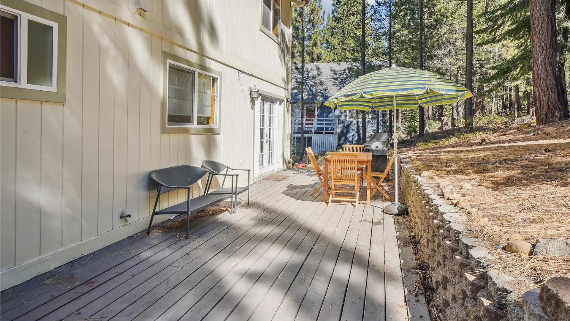別荘 High Sierra Escape - Cozy, Spacious Mountain Home サウス・レイクタホ